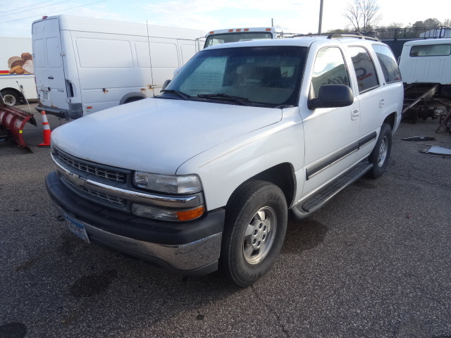 lot 1 image: 2000 Chevy Tahoe