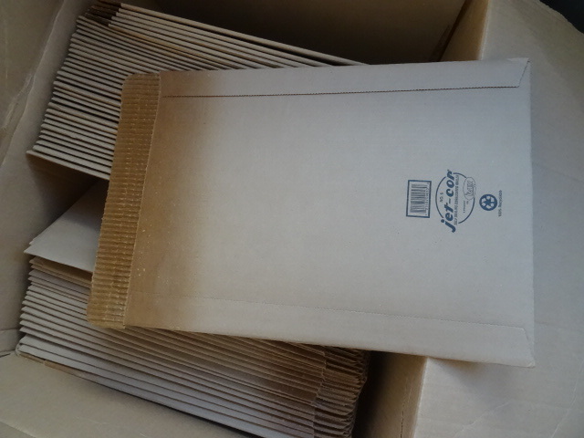 lot 10 image: White 11 x 13 12 mailing envelopes. Qty 100