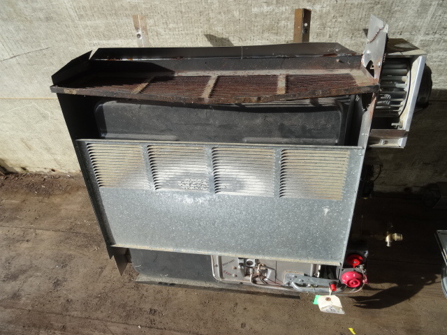 lot 14 image: Natural gas wall mount heater