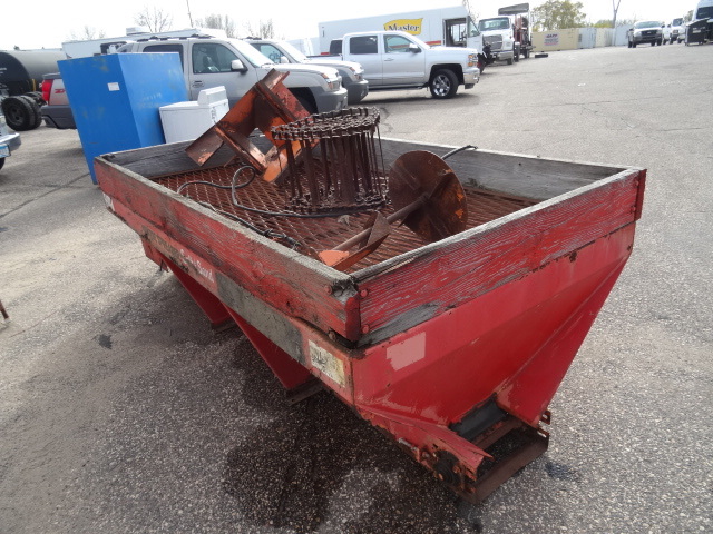 lot 26 image: Monroe salt sand spreader