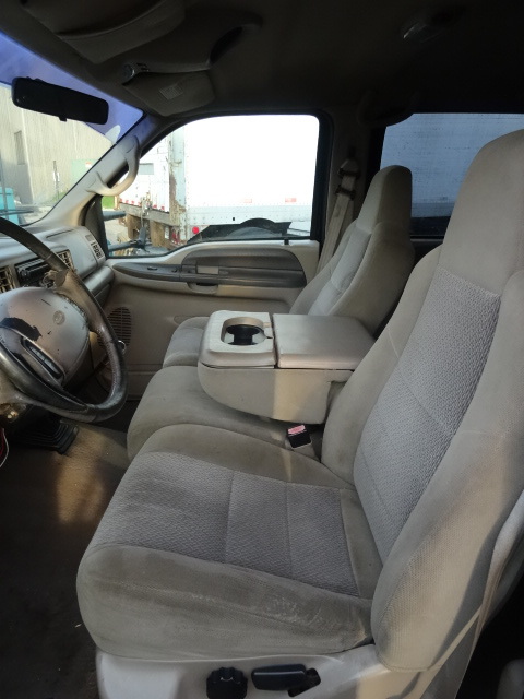 lot 2A image: 2000 Ford F350