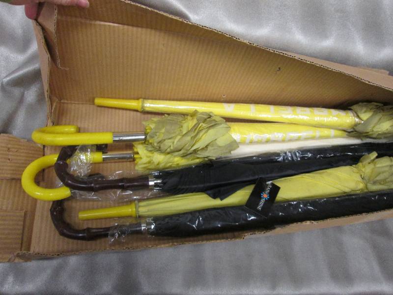 lot 7 image: Lot of 7 Umbrellas Black & Yellow...