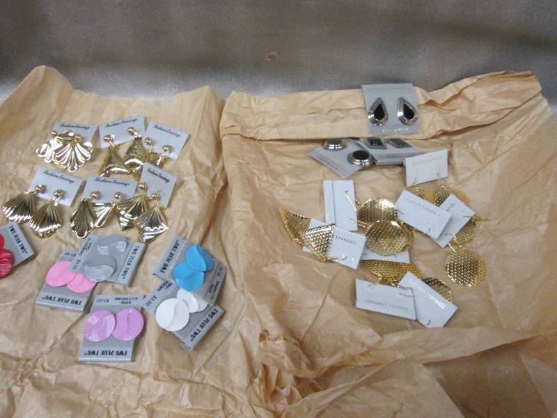 lot 83 image: Large Lot of Earrings some hypoalle...