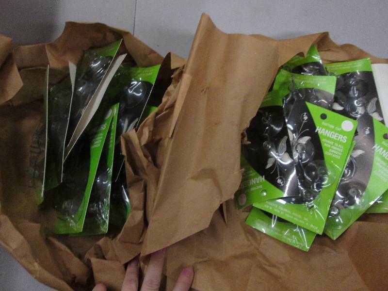 lot 105 image: Lot of 19 pkgs Suction Cup Hangers ...