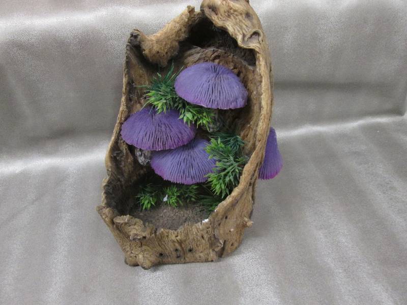 lot 114 image: Anemone Fountain no pump...