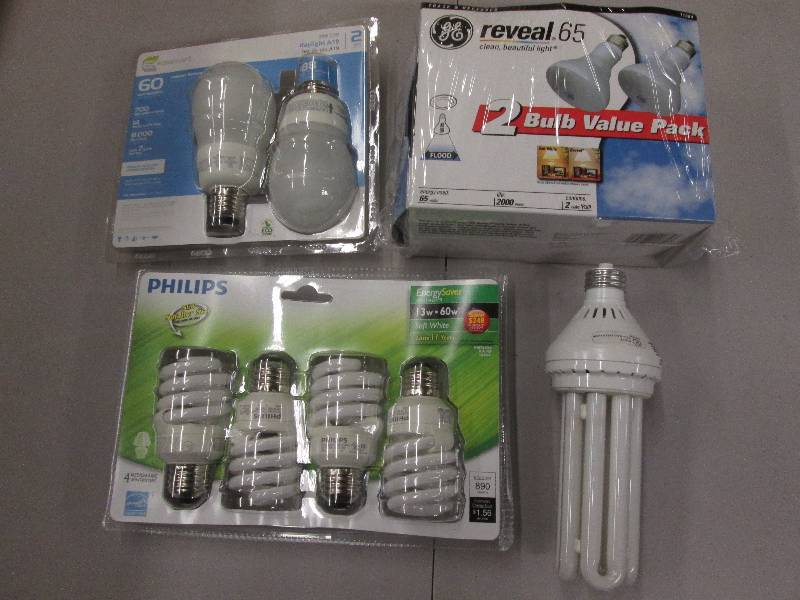 lot 118 image: Lot of 4 Assorted Light Bulbs- see ...