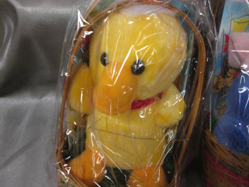 lot 127 image: Lot of 4 Easter Baskets( 2 Shown)...