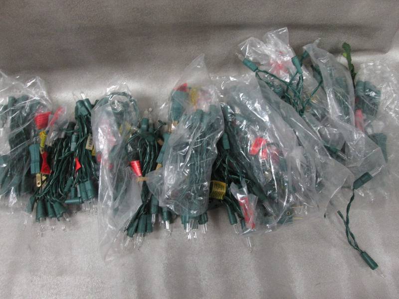 lot 129 image: Lot of 14 Sets of 20 White Lights...
