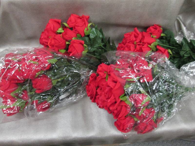 lot 134 image: 4 Bouquets Red Roses...