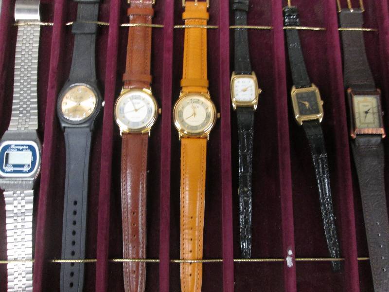 lot 138 image: Lot of Assorted  7 Watches...