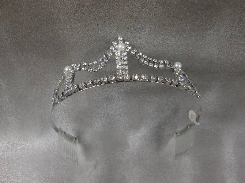 lot 158 image: Rhinestone Tiara Retail $49.00...