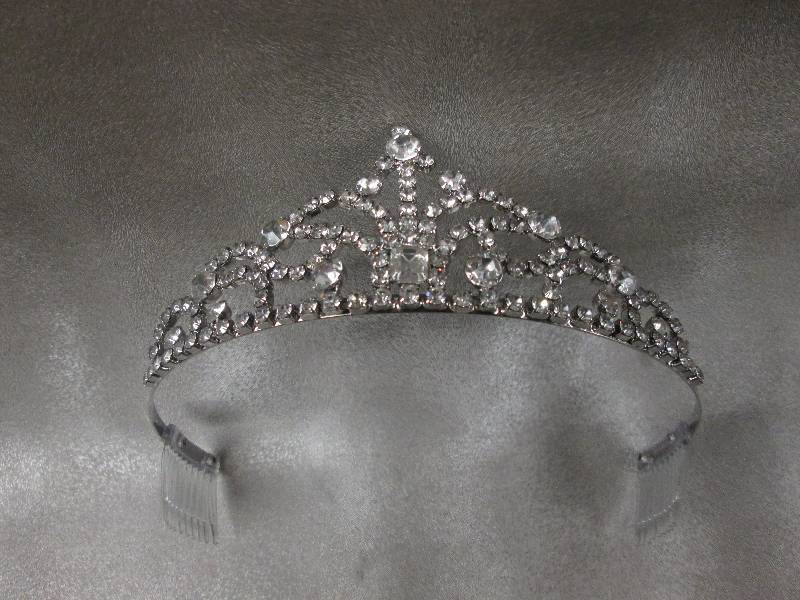 lot 165 image: Rhinestone Tiara Retail $44.95...