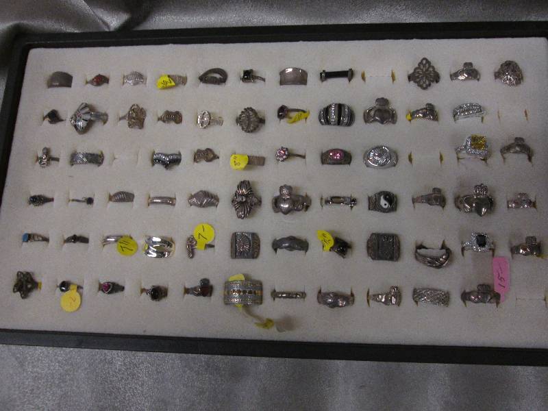 lot 180 image: Tray of Assorted Sized Rings Retail...