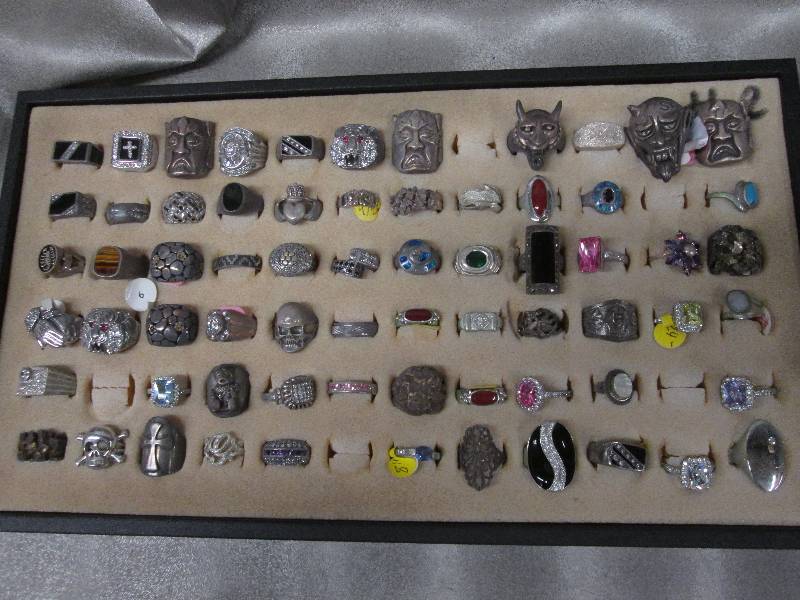 lot 183 image: Tray of Assorted Sized Rings Retail...