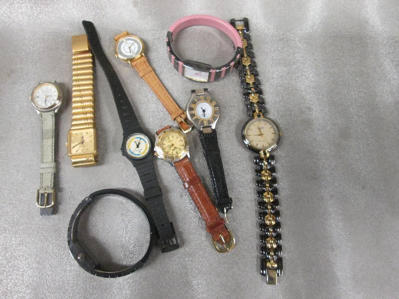lot 220 image: Lot of 8 Assorted Watches...