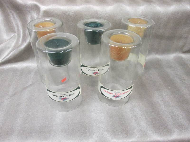 lot 280 image: Lot of 5 ScentedCandles in Glass Ho...