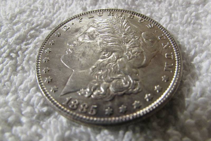 1885 MORGAN SILVER DOLLAR, 90% SILVER