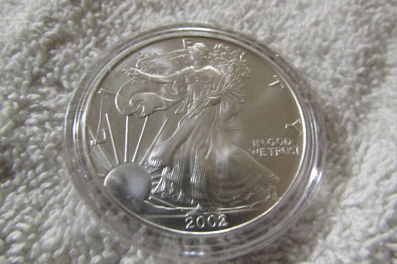 2002 LIBERTY AMERICAN EAGLE SILVER DOLLAR, 1 OZ .999 SILVER