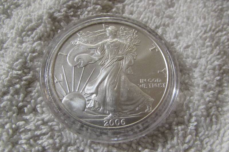 2006 LIBERTY AMERICAN EAGLE SILVER DOLLAR, 1 OZ .999 SILVER