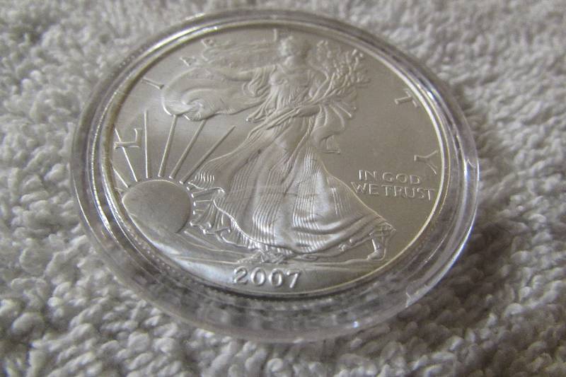 2007 LIBERTY AMERICAN EAGLE SILVER DOLLAR, 1 OZ .999 SILVER