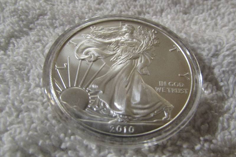 2010 LIBERTY AMERICAN EAGLE SILVER DOLLAR, 1 OZ .999 SILVER