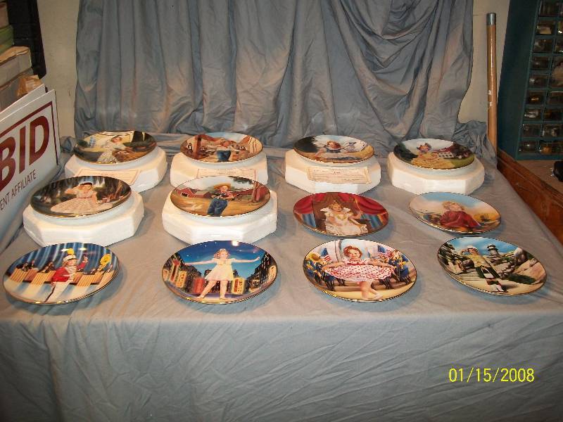 lot 2 image: Complete 12 Plate Shirley Temple Vintage Danbury Mint Plate Collection.