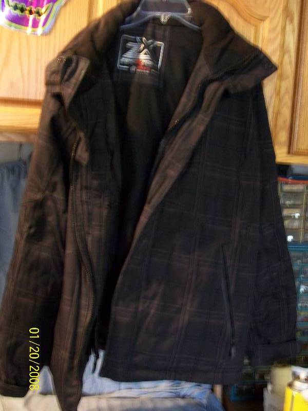 lot 26 image: 3 Vintage Mens FallWinter Jackets.