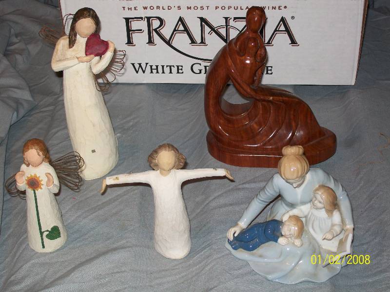 lot 36 image: 5 FigurineStatues Celebrating Women. 3- Willow Tree Demdaco Susan Lordi 1- Avon 1- Unknown Wooden Maker