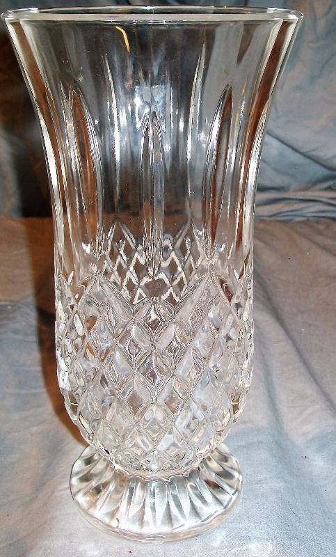 lot 59 image: 24 Piece Cristal DArques-Durand Clear Cut Lead Crystal