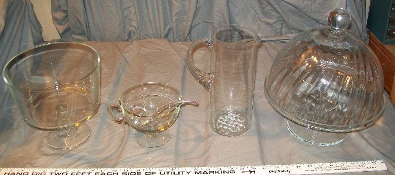 lot 66 image: 6 Piece Clear Glass Collection