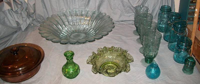 lot 84 image: 18 Piece Colored BlueGreenBrown Glass Collection Unknown Maker.