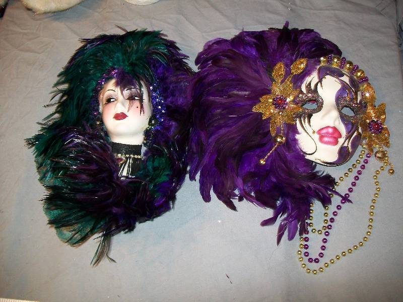 lot 89 image: 2 Piece Vintage Uniquely Exquisite Mardi Gras & San Francisco Porcelain Face Mask Wall Art