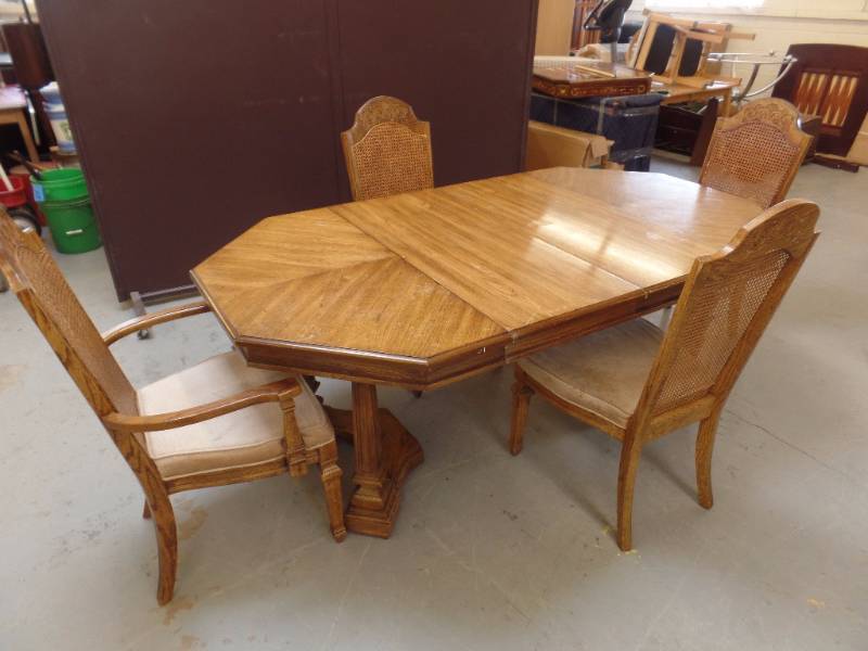 Table & 4 Chairs