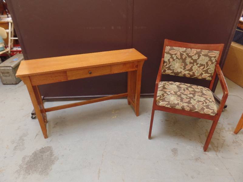 Sofa Table & Chair