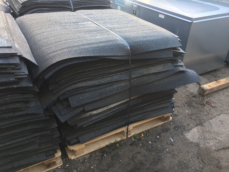 lot 65 image: Pallet lot of rubber mats