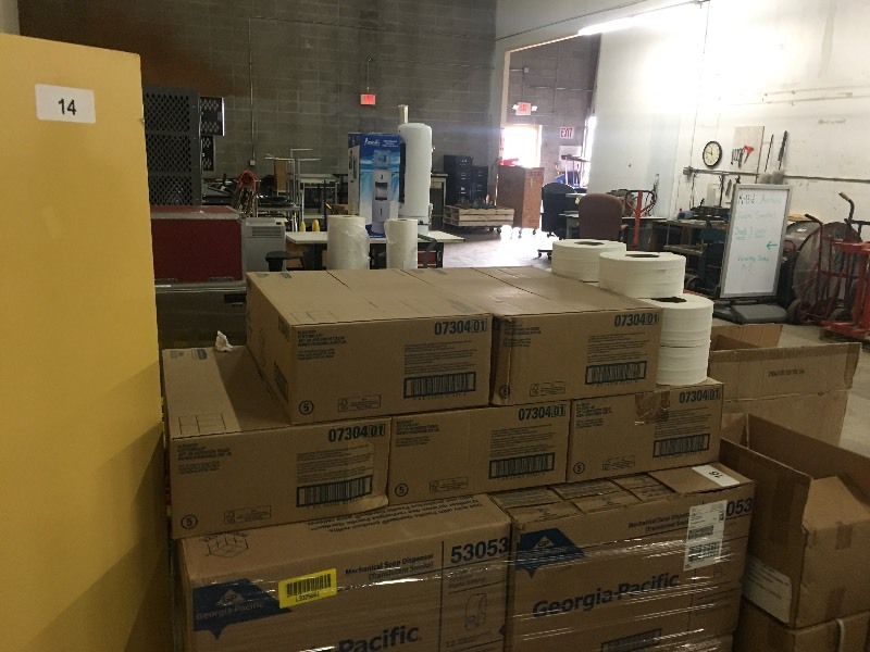 lot 17 image: Lot of commercial toilet paper rolls
