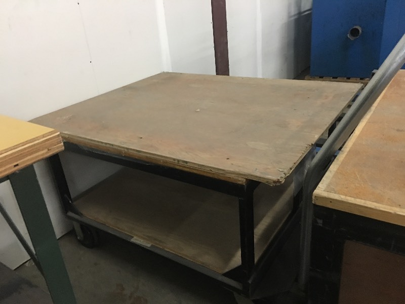 lot 83 image: Shop bench  cart