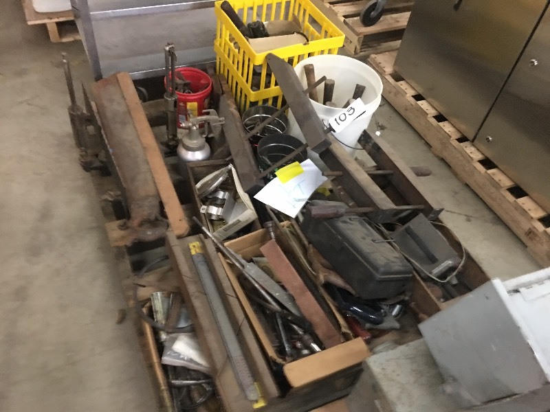 lot 103 image: Pallet lot