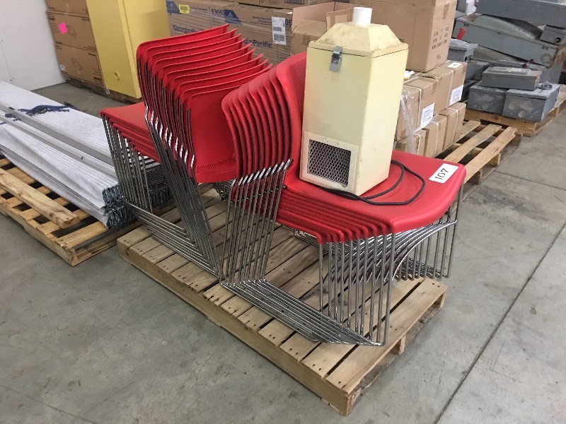 lot 107 image: Lot of stackable chairs