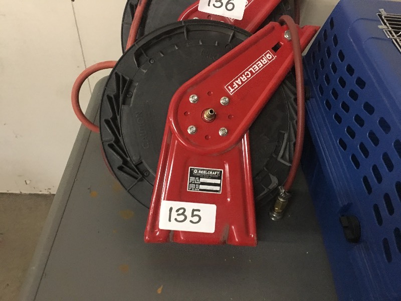 lot 135 image: Air hose reel