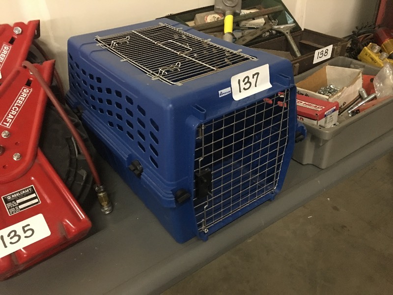 lot 137 image: Small animal crate