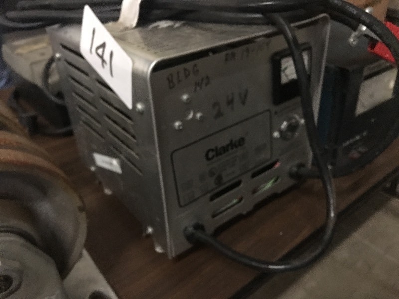 lot 141 image: Battery charger