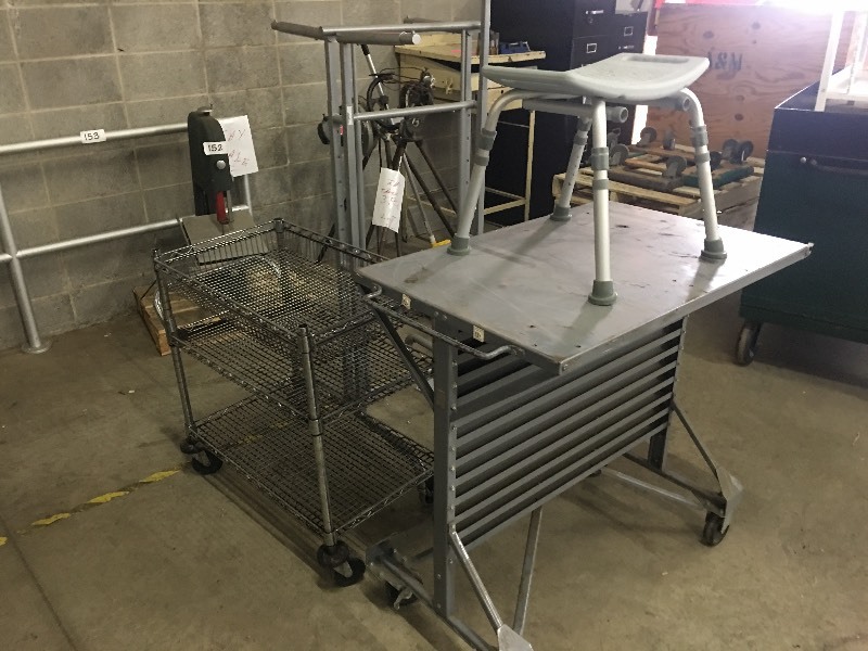 lot 155 image: Lot of carts