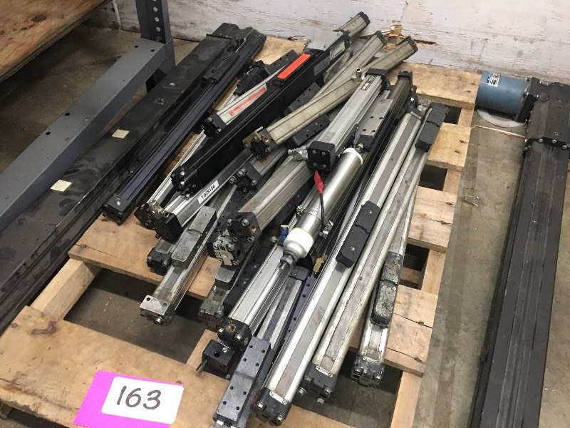 lot 163 image: Pallet lot