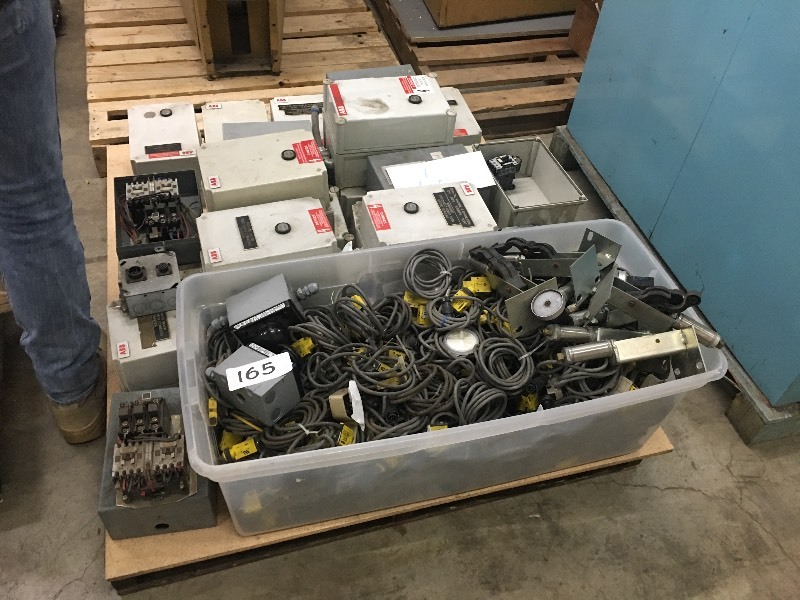 lot 165 image: Pallet lot of electrical