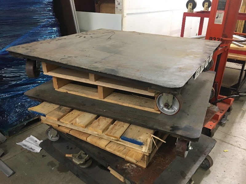 lot 173 image: Flat rolling platform