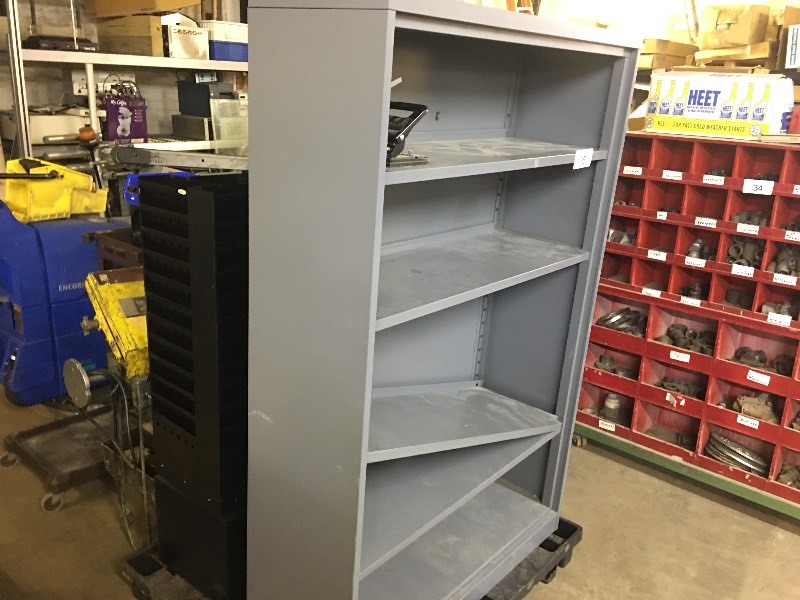 lot 35 image: Lot of shelving  cabinet