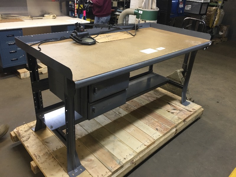 lot 49 image: Work  shop bench