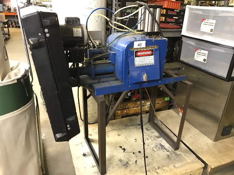 lot 40 image: Drilling machine