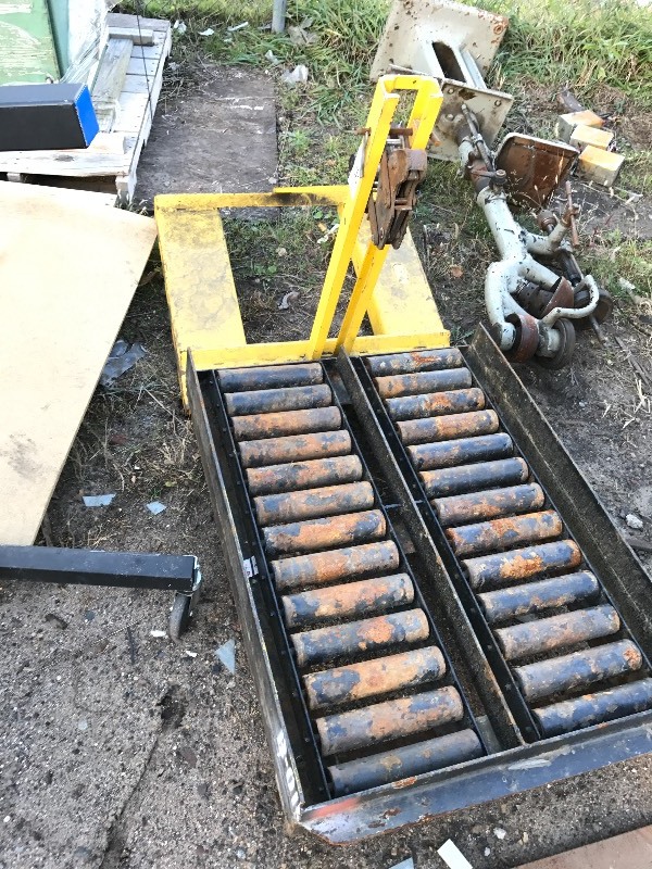 lot 56 image: Barrel lifter and loading conveyor